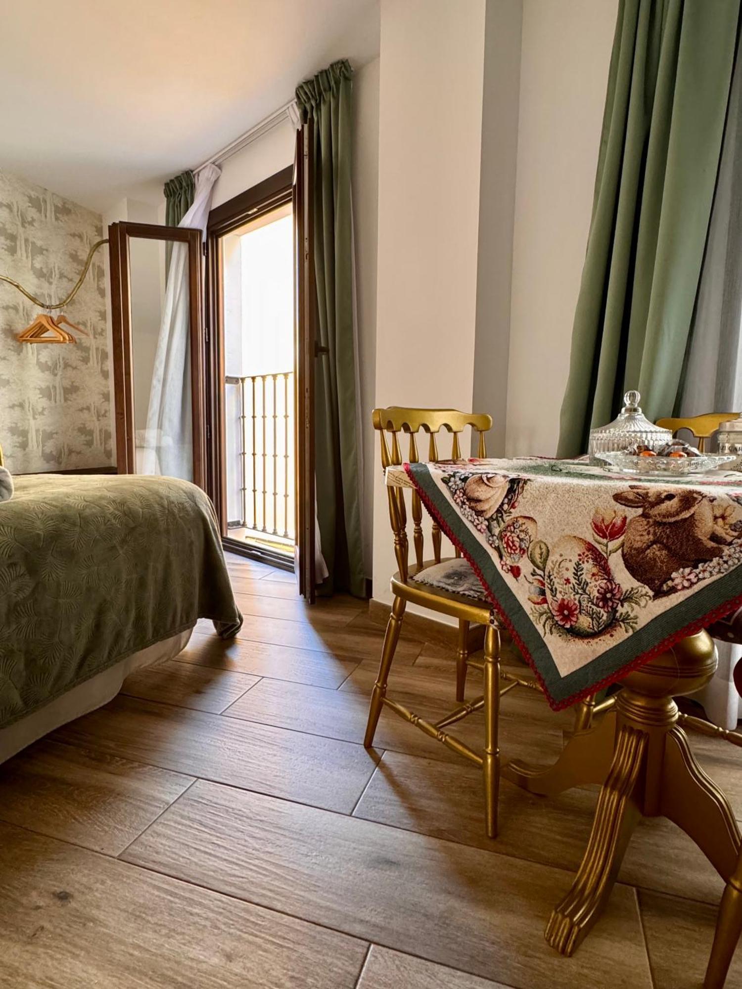 Ateneo Cuenca Suites Con Cocina En El Casco Historico Dış mekan fotoğraf