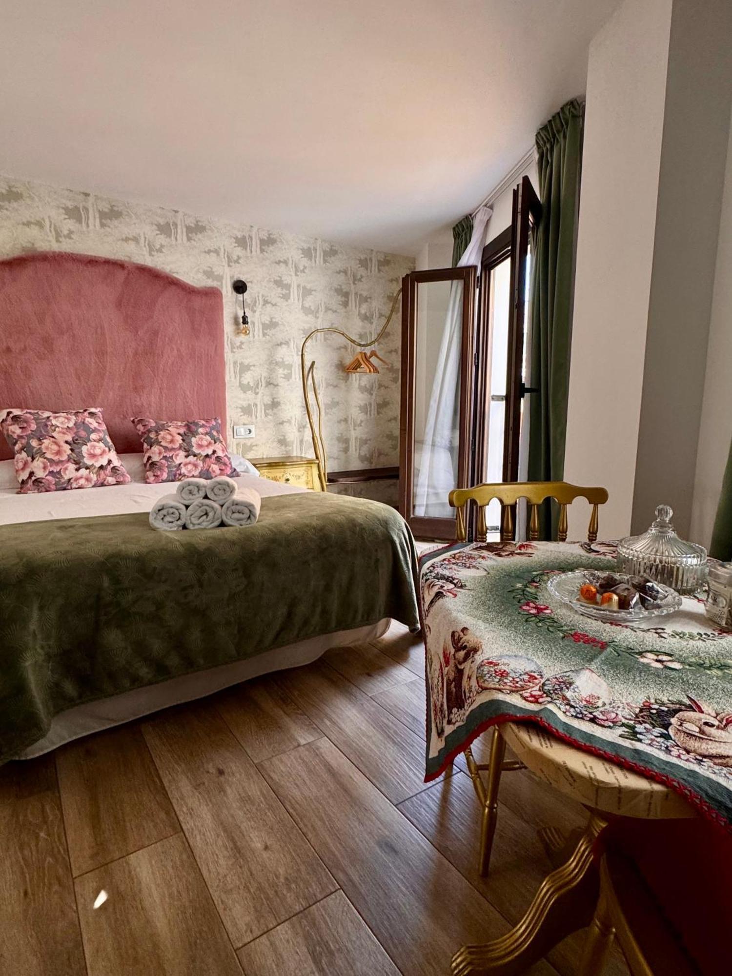 Ateneo Cuenca Suites Con Cocina En El Casco Historico Dış mekan fotoğraf